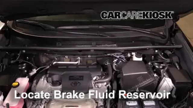 2016 Toyota RAV4 Limited 2.5L 4 Cyl. Líquido de frenos Controlar nivel de líquido